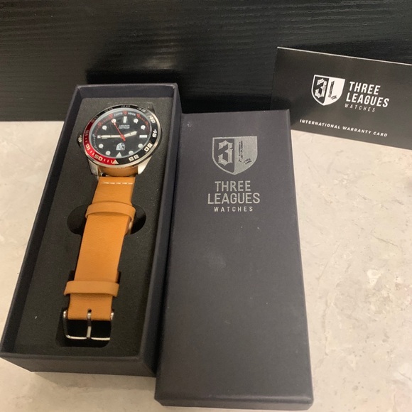 Gently Used In The Box - Picture 5 of 5